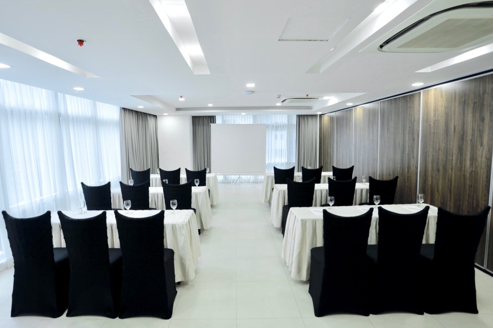 The Sphere Serviced Residences Managed By Hii Makati City Exterior foto