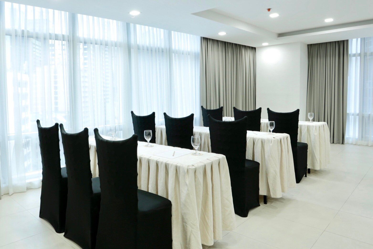 The Sphere Serviced Residences Managed By Hii Makati City Exterior foto